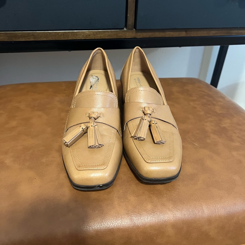 Easy Spirit Tan Heeled Loafers